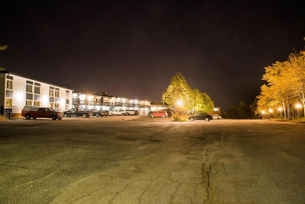 Hotel La Caravelle Baie-Comeau Exterior photo